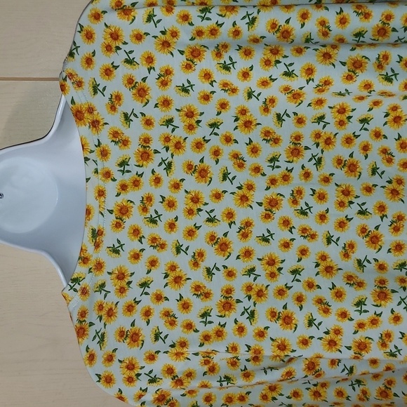 Lands End - Picture 4 of 8